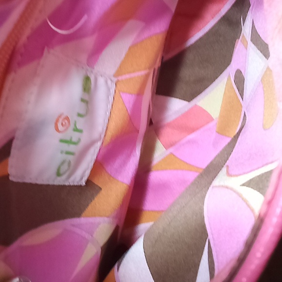 Citrus handbag 10.5"wide and 7" tall not including handles. Bright pink/leopard - Picture 7 of 8